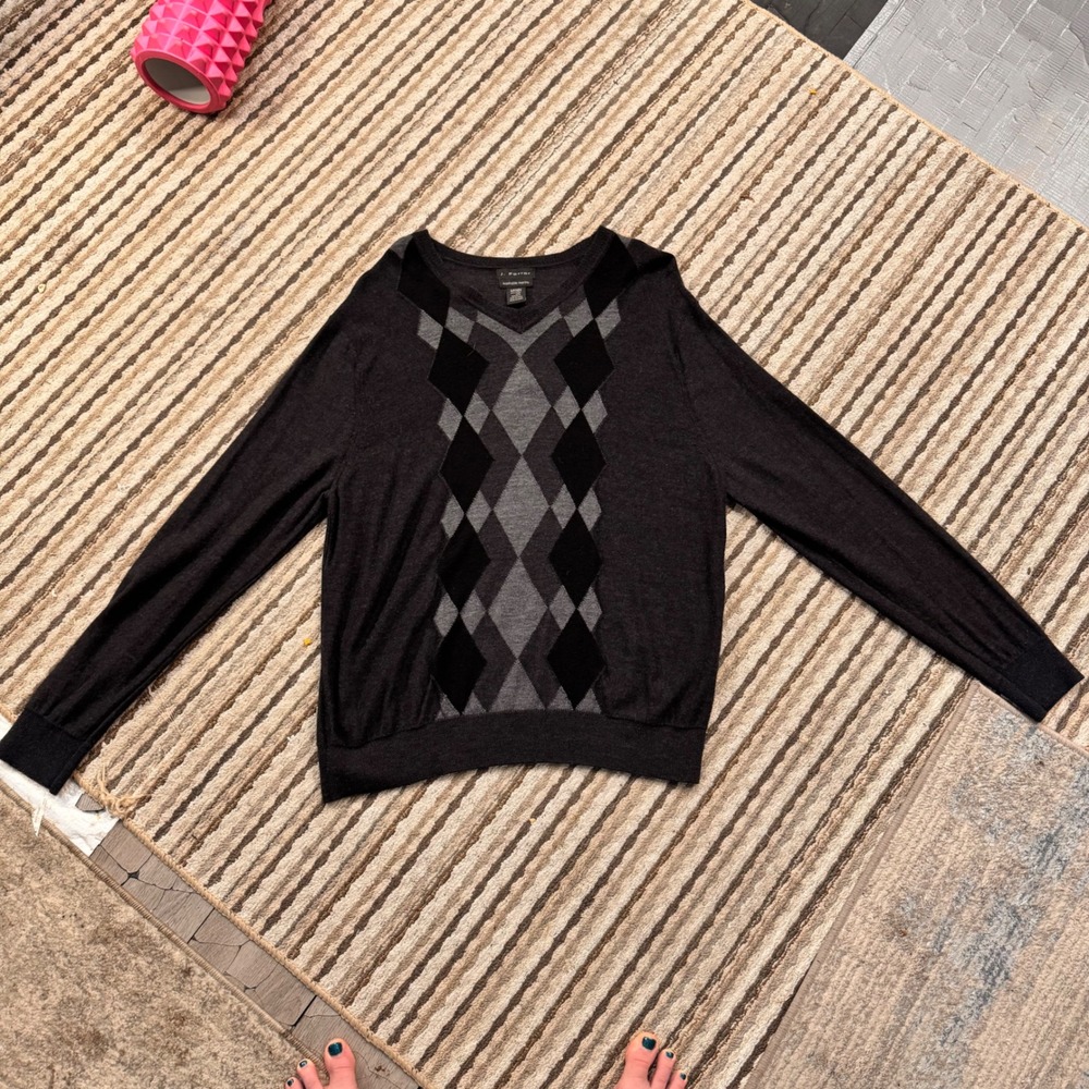 J Ferrar Men's Argyle V Neck Washable Merino Wool Sweater‎ Large